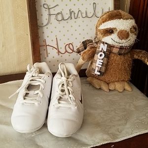 COPY - Nike Sideline Cheer Shoes